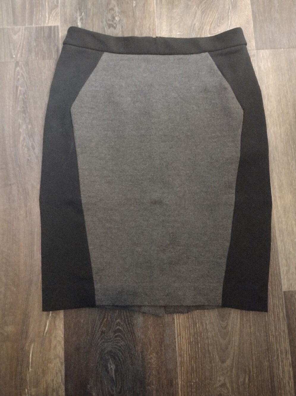 Woman's LoftTwo-Tone Gray and Black Casual Skirt
